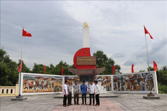 Viết tiếp truyền thống quê hương Xô viết anh hùng