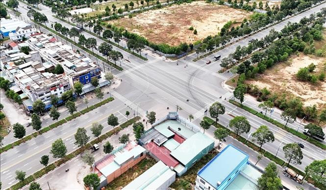 Giải tỏa kẹt xe trên Quốc lộ 13 và đường Mỹ Phước - Tân Vạn