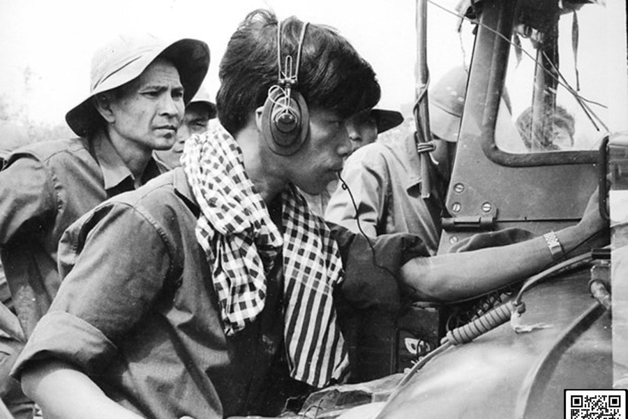 Âm thầm phía sau các bản tin Thông tấn