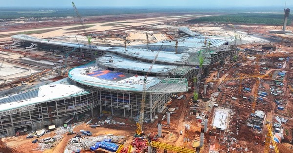 Cân nhắc kỹ khi chuyển toàn bộ chuyến bay quốc tế từ Tân Sơn Nhất về Long Thành