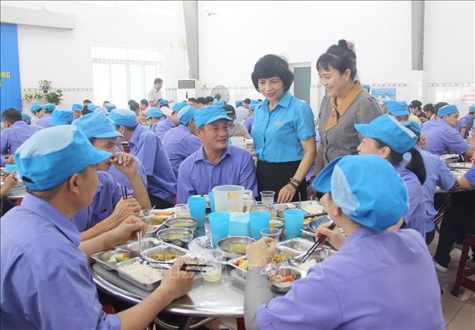 Hướng dẫn mới nhất về thu kinh phí Công đoàn sau sáp nhập