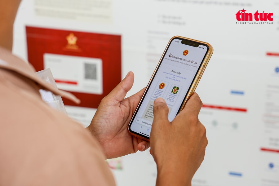 Thúc đẩy giải pháp công nghệ phục vụ người dân, doanh nghiệp gắn với định danh, xác thực điện tử