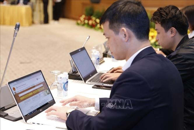 Chỉ thị của Thủ tướng về việc thúc đẩy triển khai các giải pháp công nghệ phục vụ người dân và doanh nghiệp