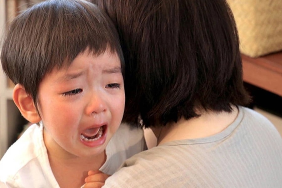 Sự im lặng của tôi độc ác không kém bà mẹ kế đánh con nhà hàng xóm