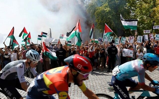 Chặng cuối của Giải đua xe đạp Vuelta bị hủy do cuộc biểu tình ủng hộ Palestine