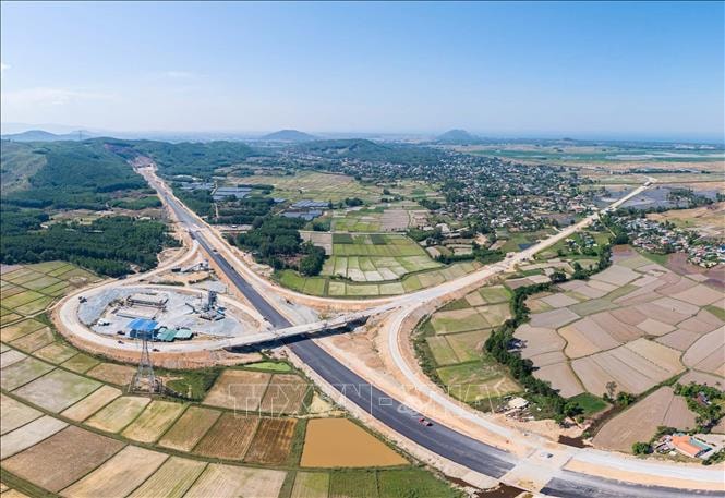 Bố trí vốn đầy đủ, kịp thời cho các dự án trọng điểm