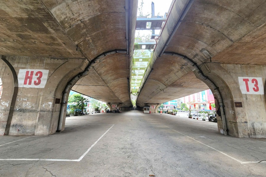 Hà Nội giải tỏa bãi xe dưới gầm cầu Vĩnh Tuy