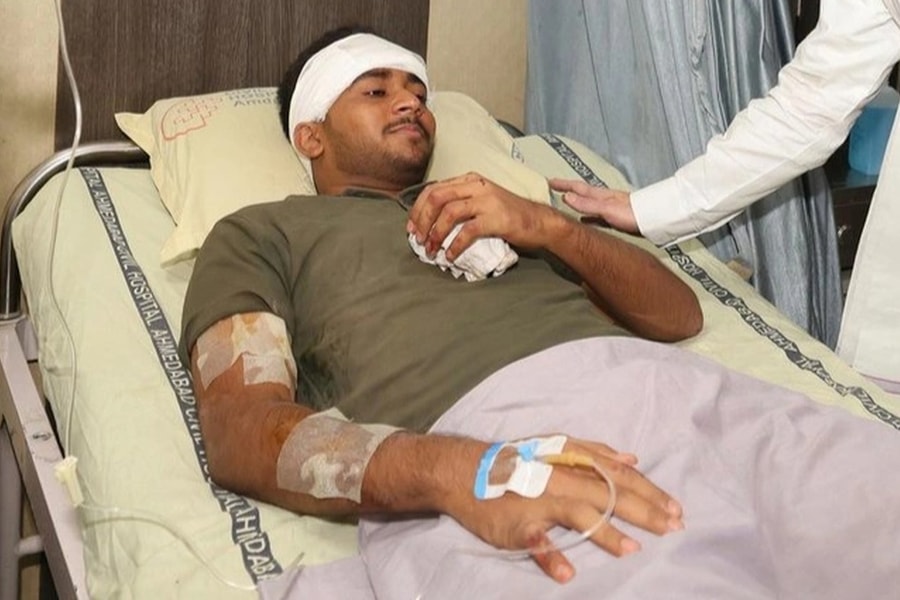 Bi kịch hành khách duy nhất sống sót sau vụ máy bay rơi làm 260 người chết