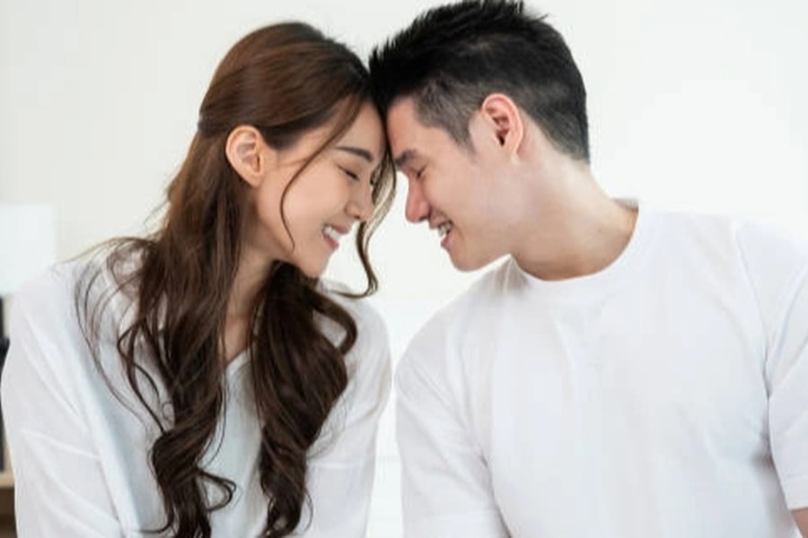 Nghe mẹ khen chị gái, chồng bất ngờ hỏi tôi một câu làm cả nhà dừng ăn cơm