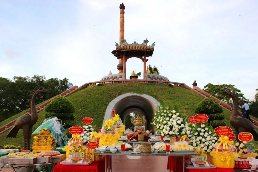 Xúc động lễ giỗ chung hàng nghìn liệt sỹ ở Thành cổ Quảng Trị