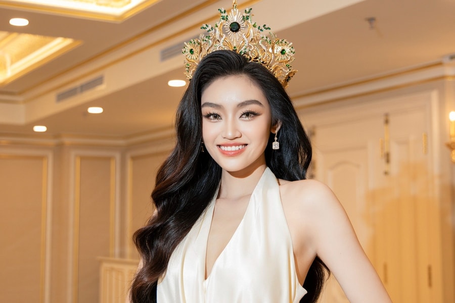 Yến Nhi: 'Trở thành hoa hậu, tôi cho ba mẹ nghỉ việc phụ hồ'