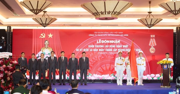 Petrolimex Sài Gòn vinh dự đón nhận Huân chương Lao động hạng Nhất