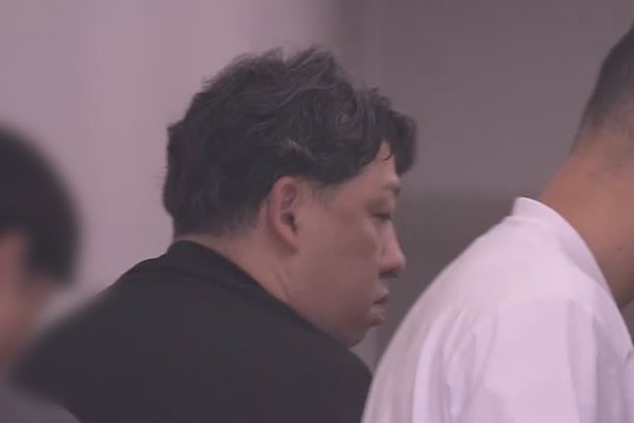 Nữ ca sĩ Nhật bị CEO xâm hại, quay lén từ 15 tuổi