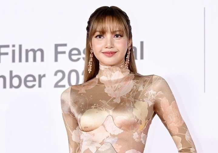 Lisa lấn át dàn mỹ nhân