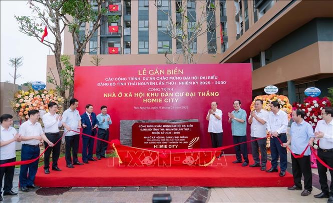 Gắn biển 21 công trình chào mừng Đại hội Đảng bộ tỉnh Thái Nguyên