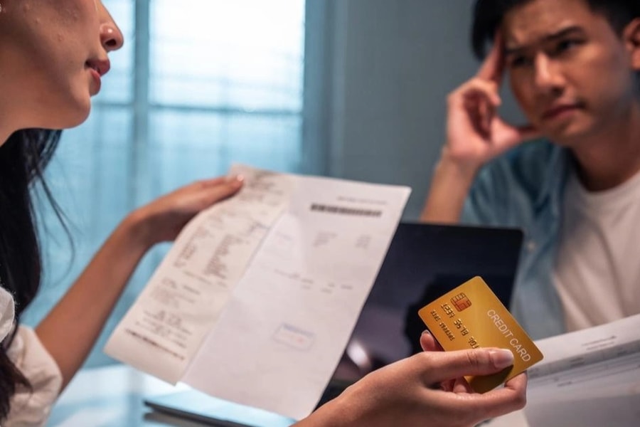 Chồng chỉ đưa 10 triệu đồng/tháng, tôi nghi ngờ lương của anh đi về đâu