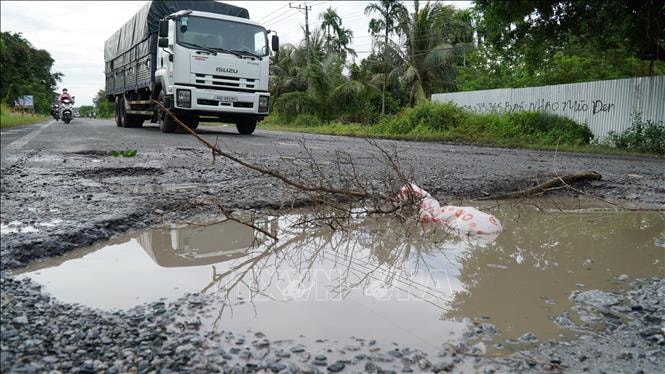 Quốc lộ 61 đoạn qua An Giang hư hỏng nặng