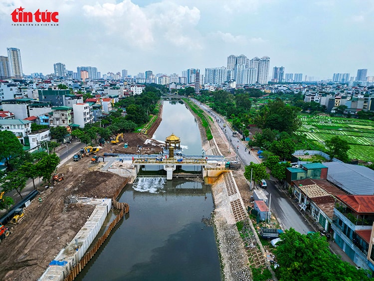 Đập dâng cầu Quang 'van điều tiết' cho dòng sông Tô Lịch