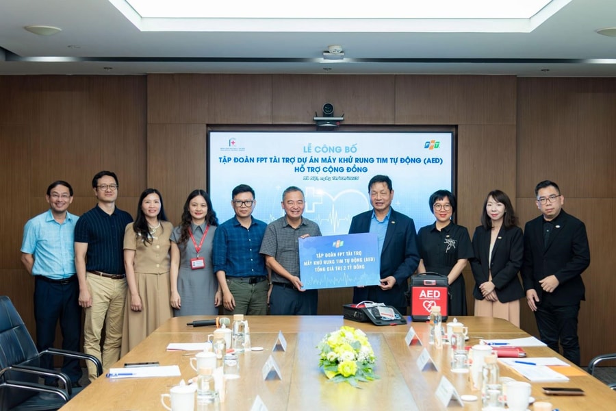 Khởi động dự án máy khử rung tim tự động cho cộng đồng đầu tiên tại Việt Nam