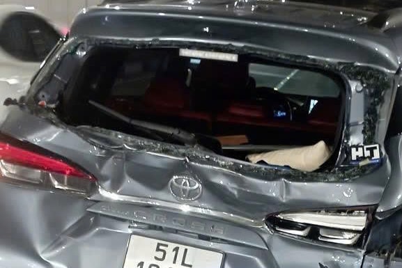 TP Hồ Chí Minh: Bốn ô tô gặp tai nạn liên hoàn trong hầm Thủ Thiêm, giao thông ùn tắc kéo dài