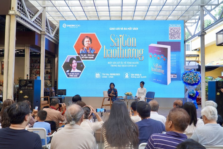 Ra mắt sách 'Sài Gòn bao thương' ghi lại hồi ức về sức mạnh cộng đồng