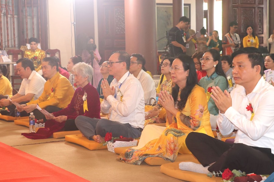 Mùa Vu Lan báo hiếu 2025: Hiếu hạnh và yêu thương