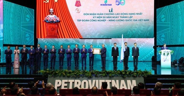 Tổng Bí thư tặng Petrovietnam 8 chữ: Tiên phong - Vượt trội - Bền vững - Toàn cầu