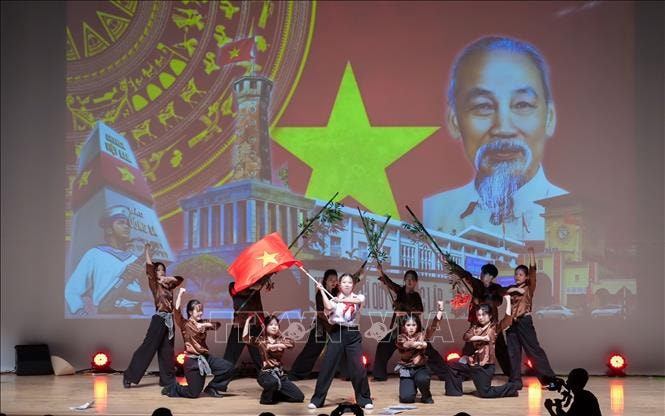 Ấn tượng đêm nghệ thuật của kiều bào tại Nhật Bản