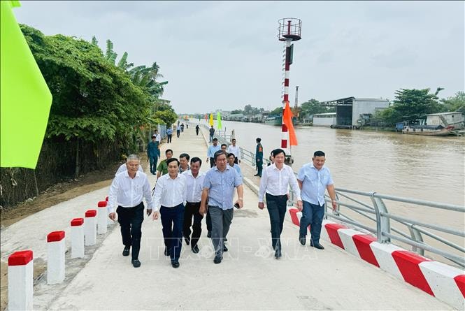 Cần Thơ đưa vào sử dụng kè chống sạt lở khẩn cấp kênh Cái Sắn