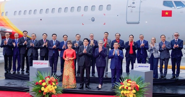 Chủ tịch nước chứng kiến Vietjet nhận bàn giao máy bay Boeing đầu tiên trong đơn hàng 200 chiếc