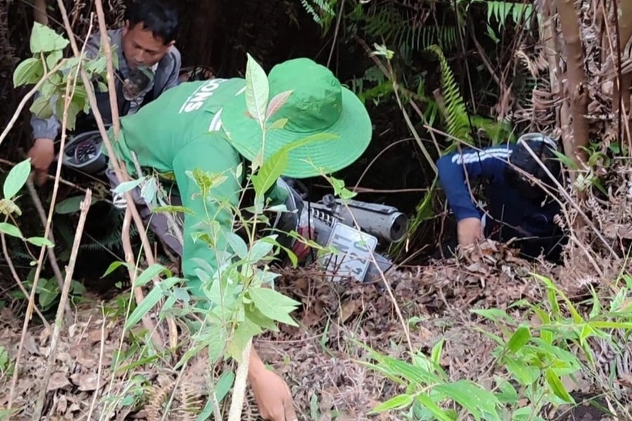 Du khách lăn nhiều vòng xuống vực 25m ở Lào Cai và phút giải cứu căng thẳng