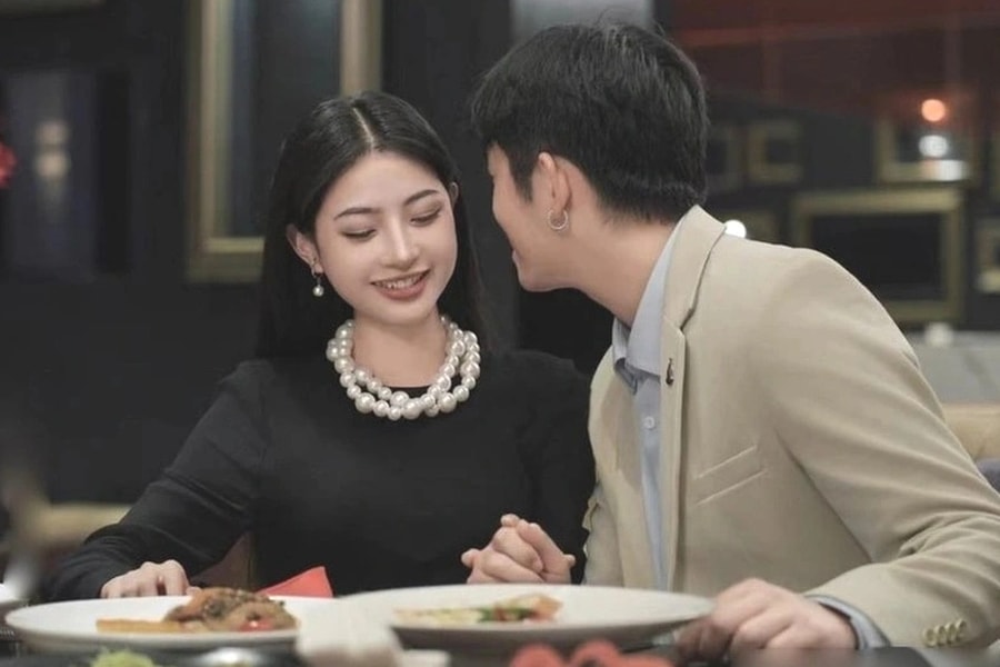 Chỉ sau một cuộc điện thoại, tôi hốt hoảng phát hiện người yêu “phông bạt”