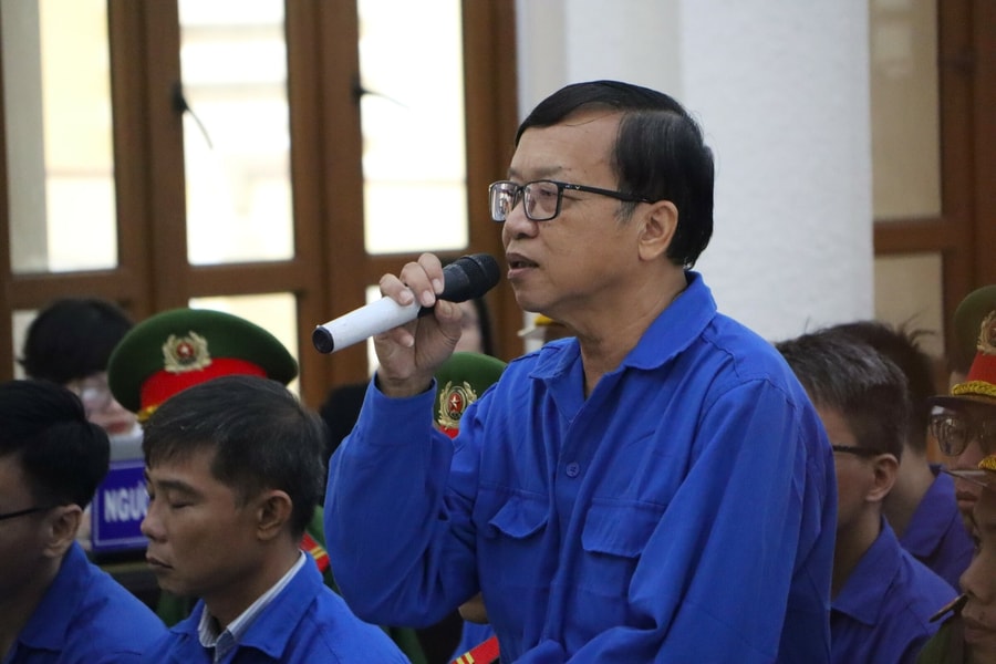 Cựu giám đốc EVN Bình Thuận: 'Họ đưa bao nhiêu, tôi nhận bấy nhiêu'