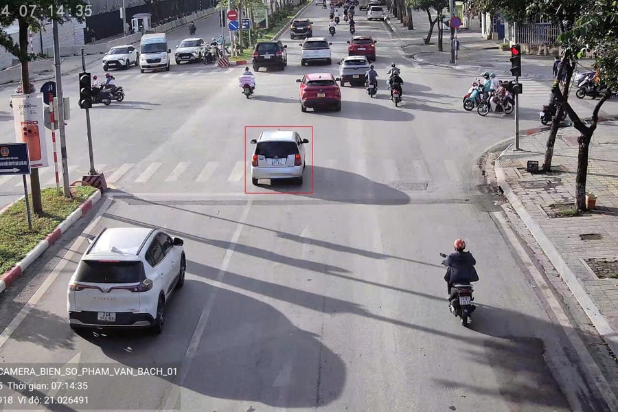 Hà Nội thí điểm camera AI: Nửa ngày phát hiện 1.798 vi phạm giao thông
