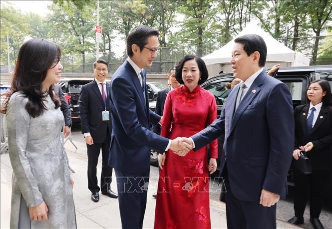 Chủ tịch nước thăm Phái đoàn Thường trực Việt Nam tại Liên hợp quốc