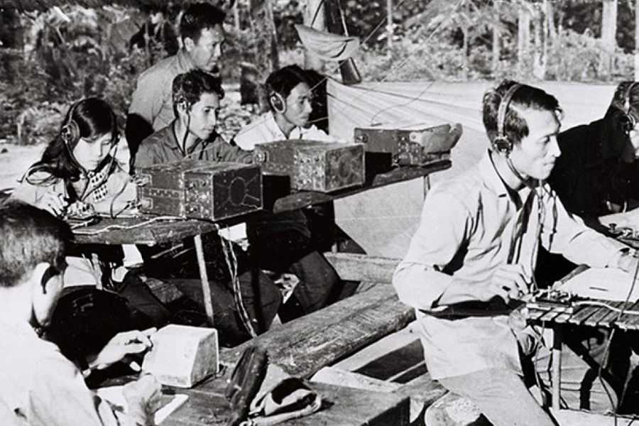 Những người vượt Trường Sơn đi 'nối sóng'