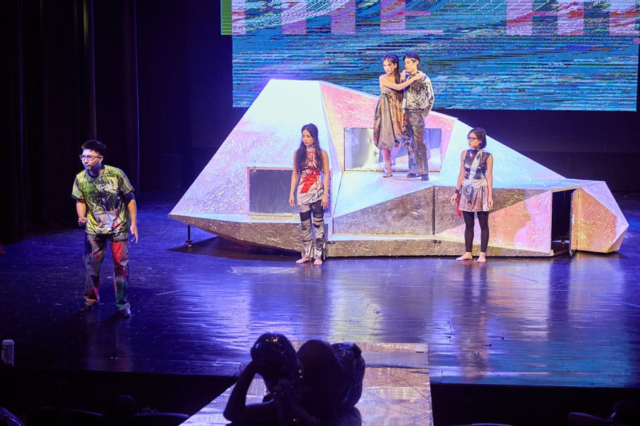 Vở kịch về lòng tham