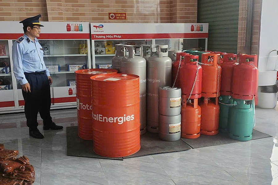 Một doanh nghiệp bị phạt gần 220 triệu đồng vì bán khí trái phép