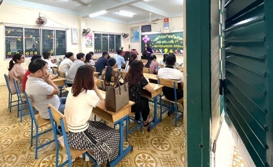 Tôi khủng hoảng vì đóng quỹ phụ huynh 5 triệu đồng đầu năm học