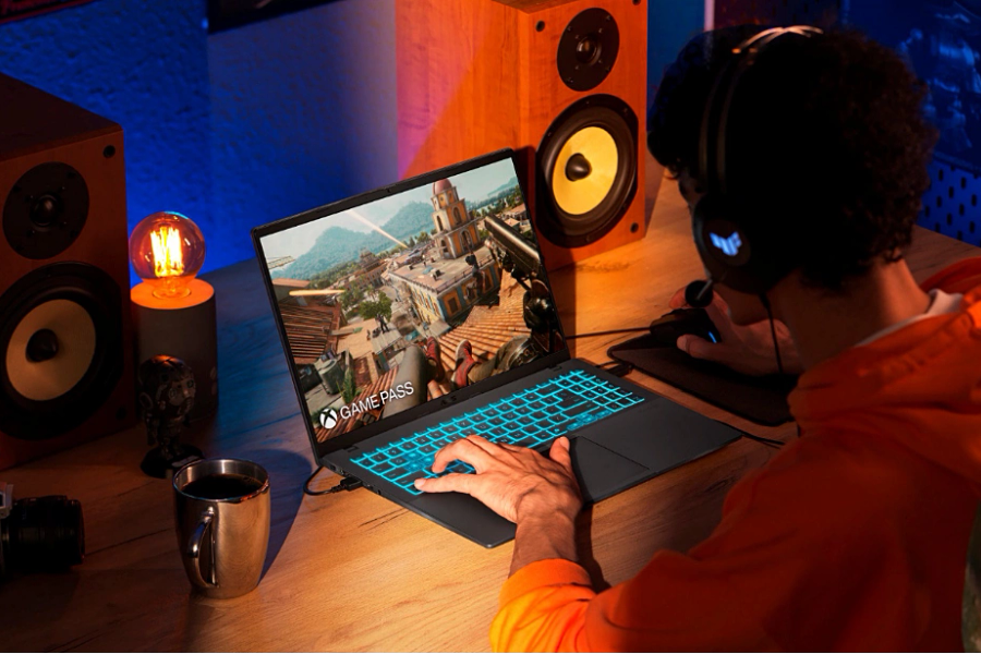 Asus Gaming V16 - laptop chuyên game dưới 2 kg cho sinh viên