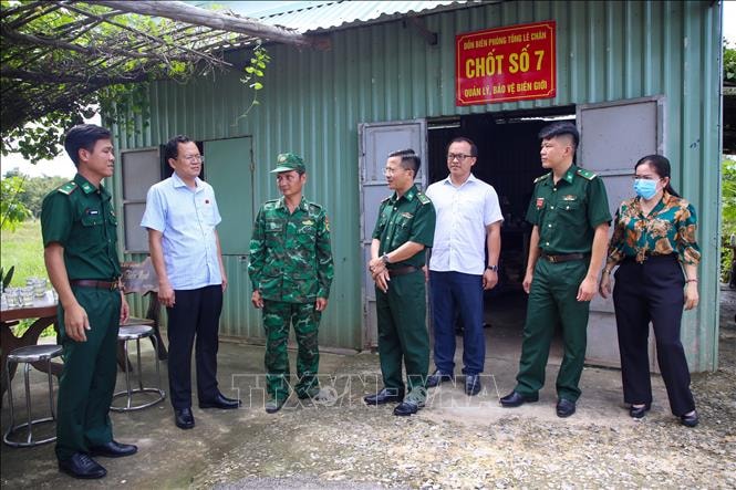 Gắn bó mật thiết với nhân dân, giữ vững 'phên dậu' của Tổ quốc