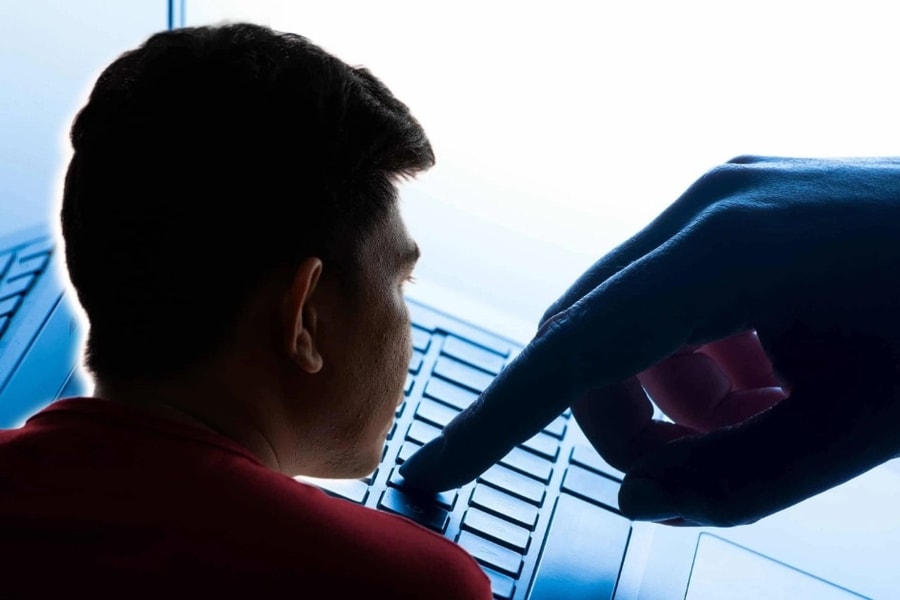 Lao động trẻ sập bẫy "việc nhẹ lương cao" kể những lần bị bán như nô lệ