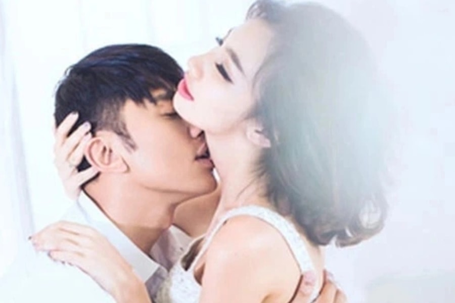 Nửa đêm không có vợ nằm cạnh, tôi hoảng hốt phát hiện dấu hiệu lạ