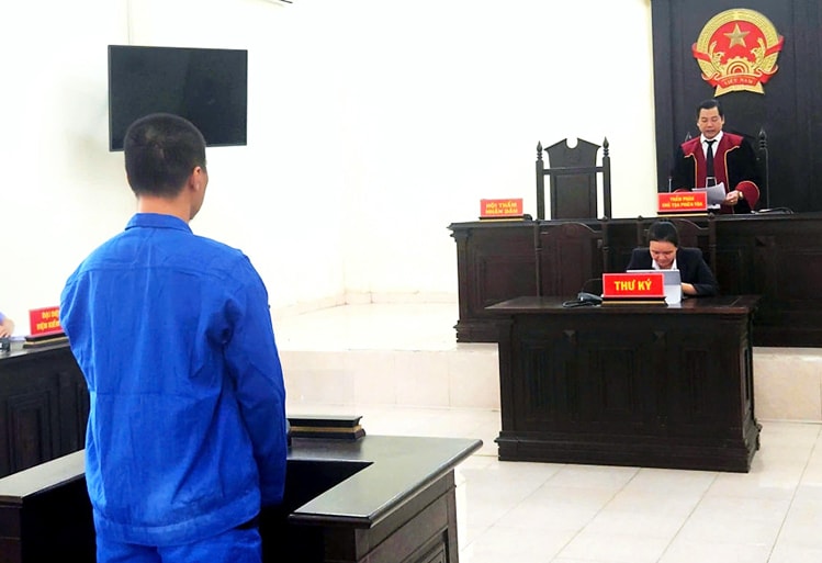 Đuổi chém cảnh sát giao thông sau vi phạm nồng độ cồn