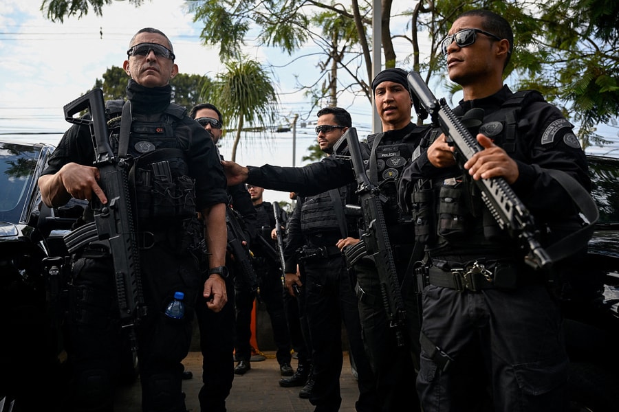 Bang ở Brazil treo thưởng cho cảnh sát bắn hạ tội phạm