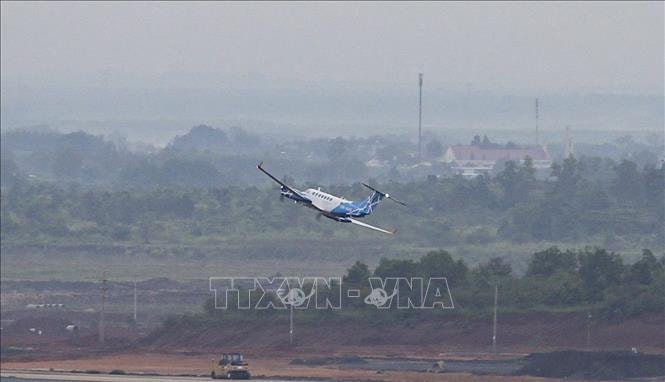 Chuyến bay hiệu chuẩn đầu tiên tiếp cận sân bay Long Thành