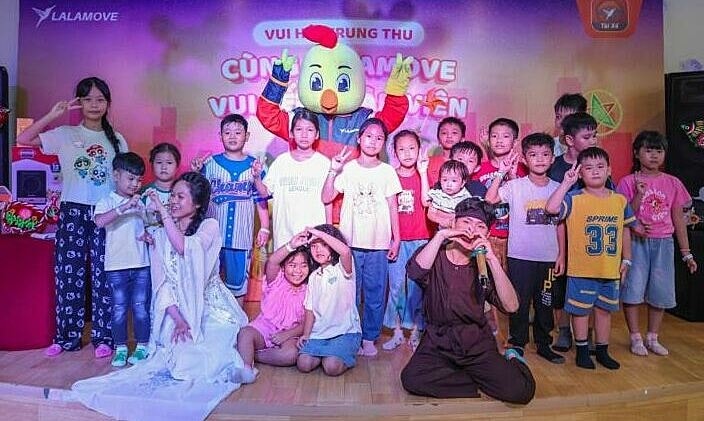 Lalamove tổ chức Trung thu cho gia đình đối tác tài xế