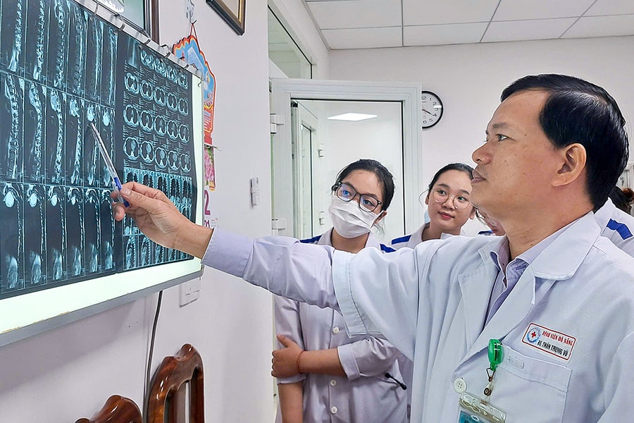 U vỏ bao thần kinh hình dạng như đồng hồ cát