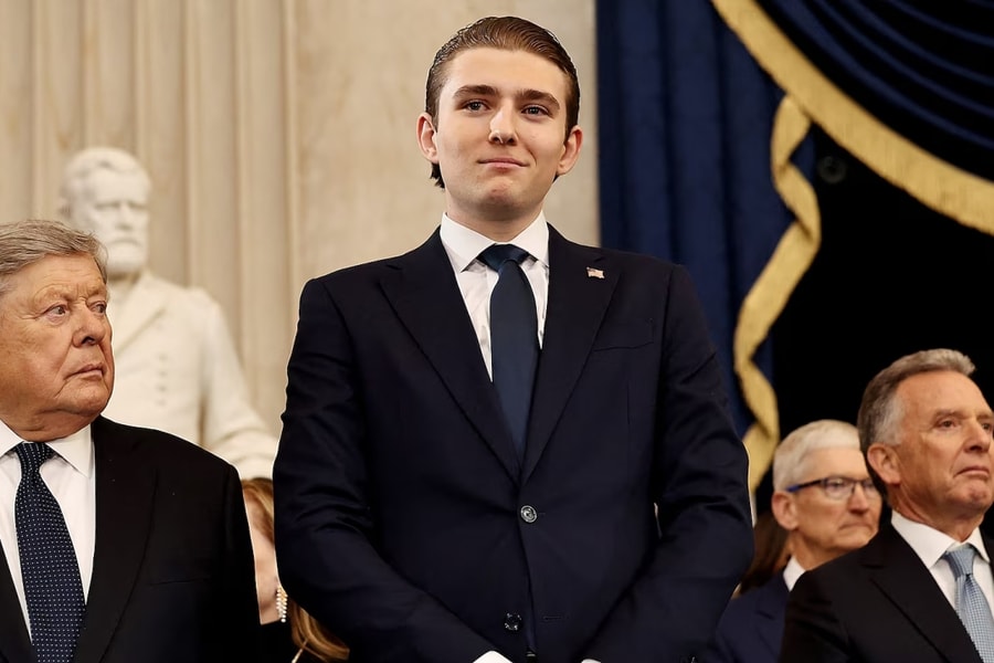 Forbes ước tính Barron Trump sở hữu 150 triệu USD