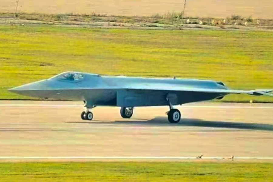 Xuất hiện ảnh cận cảnh tiêm kích không cánh đuôi Trung Quốc